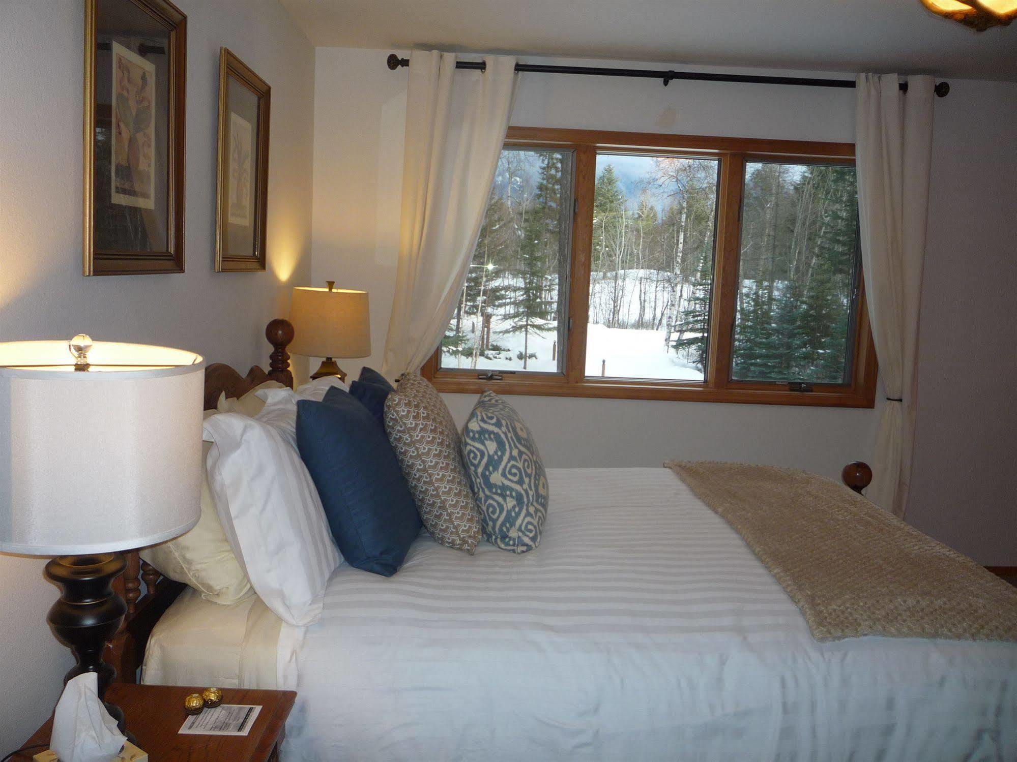 Meadow Lake View Bed And Breakfast Колумбия-Фолс Экстерьер фото