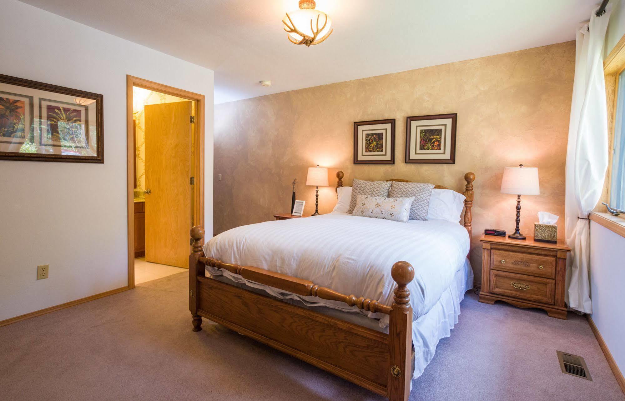Meadow Lake View Bed And Breakfast Колумбия-Фолс Экстерьер фото